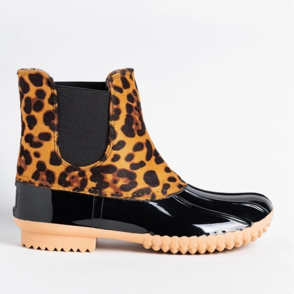 ⭐⭐HOST PICK⭐⭐Leopard Print Duck Boots - Picture 4 of 4